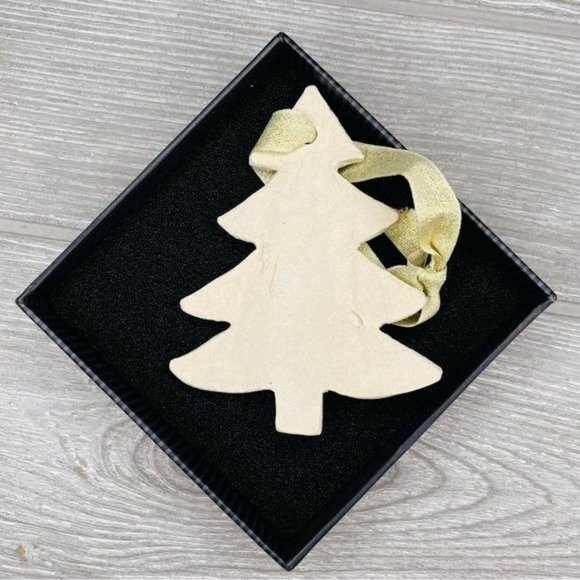 Magnolia snowflake lace Christmas tree ornament biscuits clay rustic decoration - Picture 3 of 5